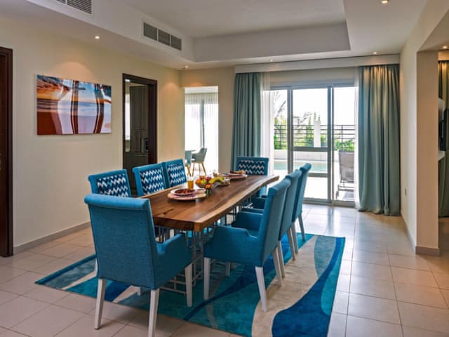 Havuzlu 4 yatak odalı Royal Villa