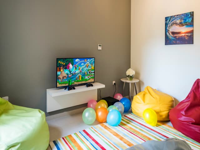 Havuzlu 4 yatak odalı Royal Villa