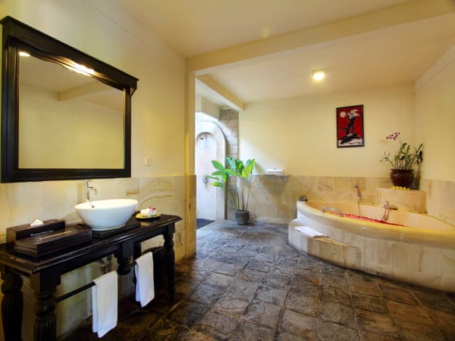 Royal Pool Villa (2-bedroom)