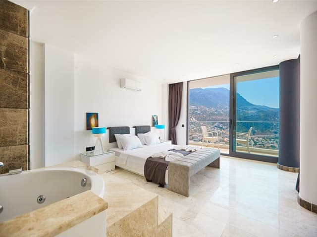 5 yatak odalı Villa