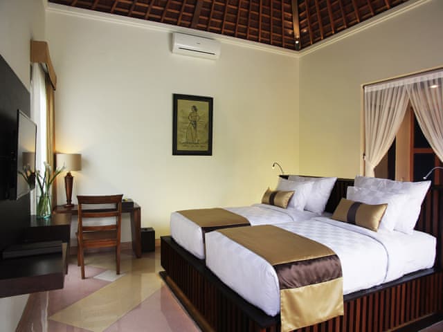 Havuzlu 2 yatak odalı Villa