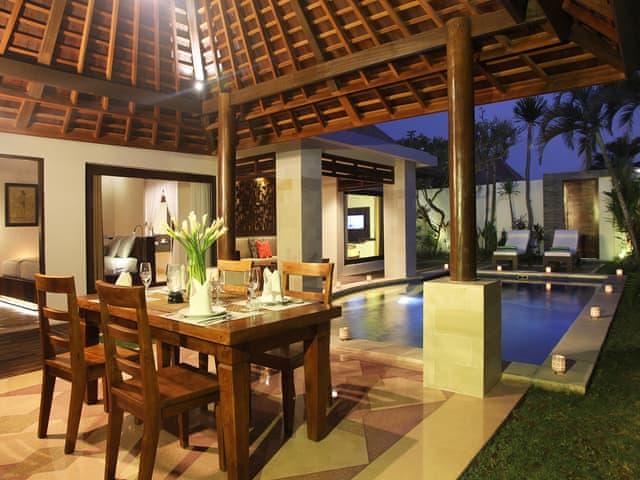 Havuzlu 2 yatak odalı Villa