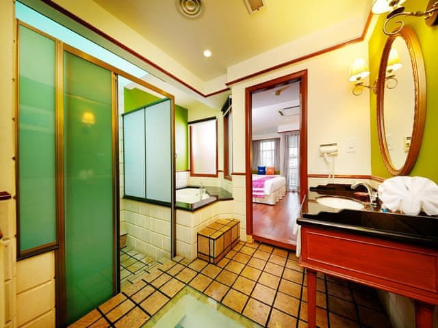 Deluxe Water Chalet