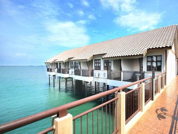 Deluxe Water Chalet