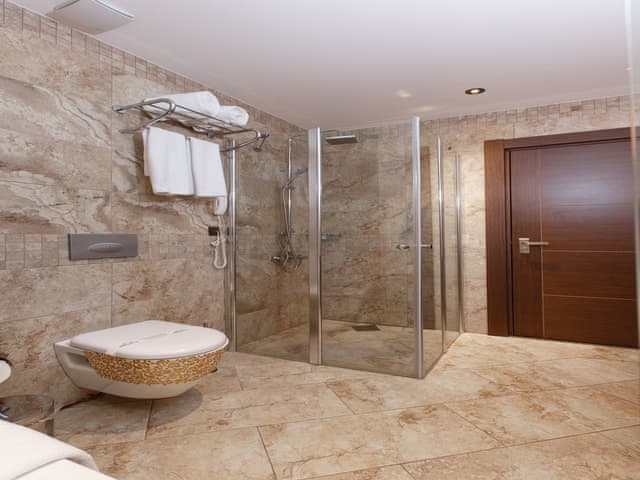 Üç Kişilik Oda (Manzaralı)