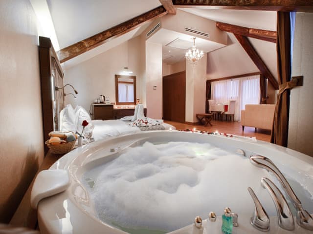 King Süit (Deniz manzaralı)