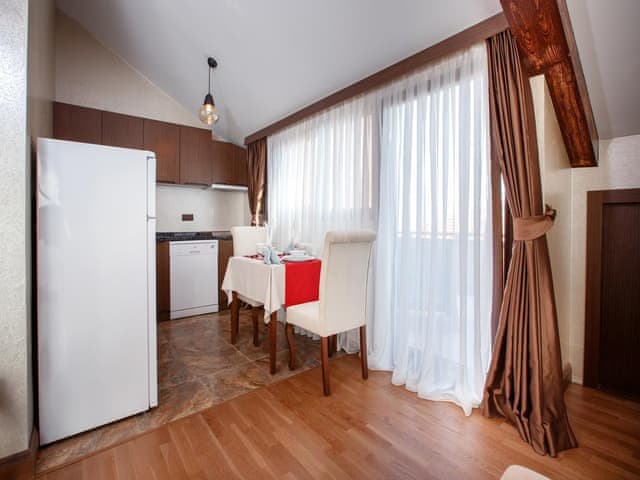 King Süit (Deniz manzaralı)