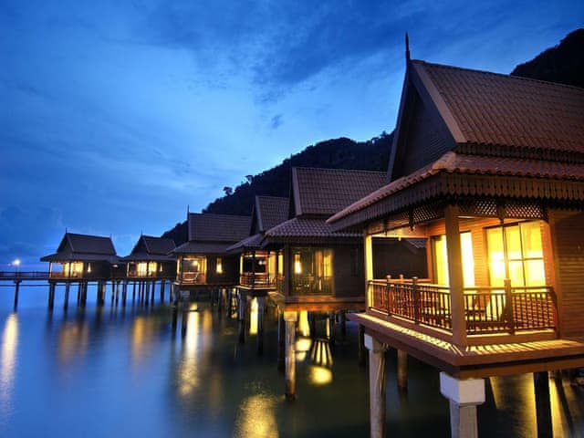 Premier Chalet (On Water)