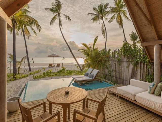 Havuzlu Günbatımı Plaj Villası