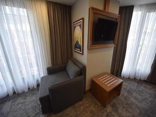 Junior Süit (Şehir manzaralı)