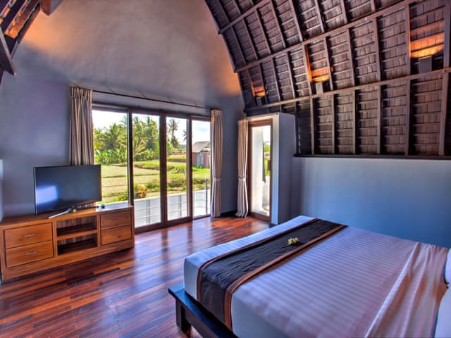 Havuzlu Aile Villası