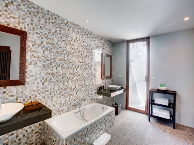 Havuzlu Aile Villası