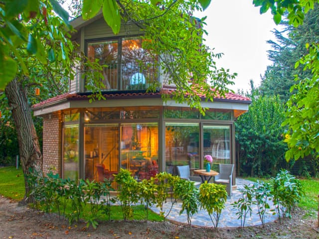 Junior Garden Villa