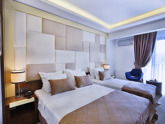 Delüks Üç Kişilik Oda