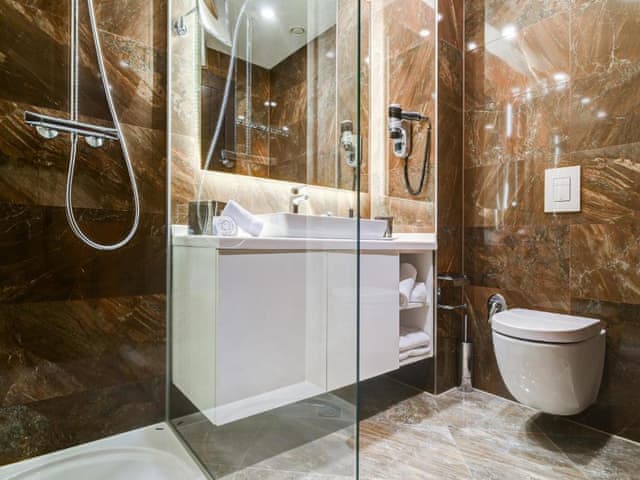 Regency Üç Kişilik Oda