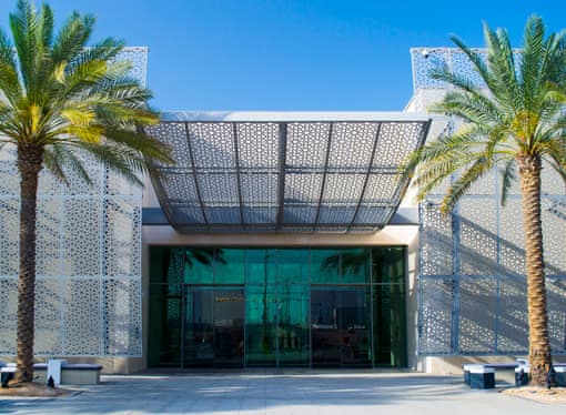 فنادق أبو ظبي للعوائل 6