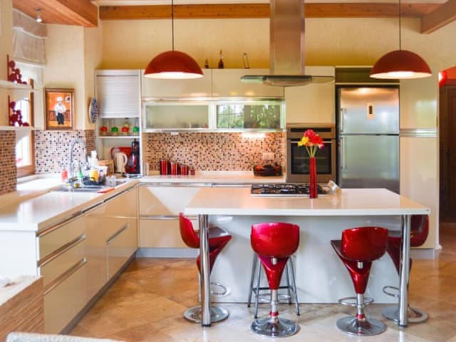 Havuzlu 5 yatak odalı Villa