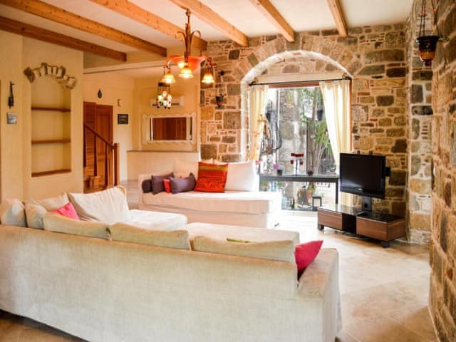 Havuzlu 5 yatak odalı Villa