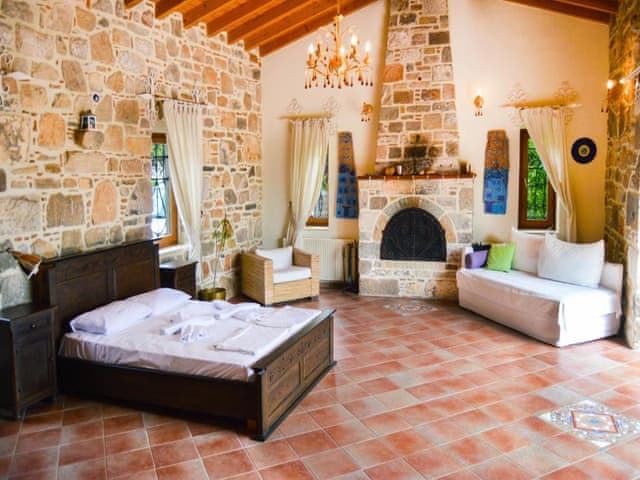 Havuzlu 5 yatak odalı Villa