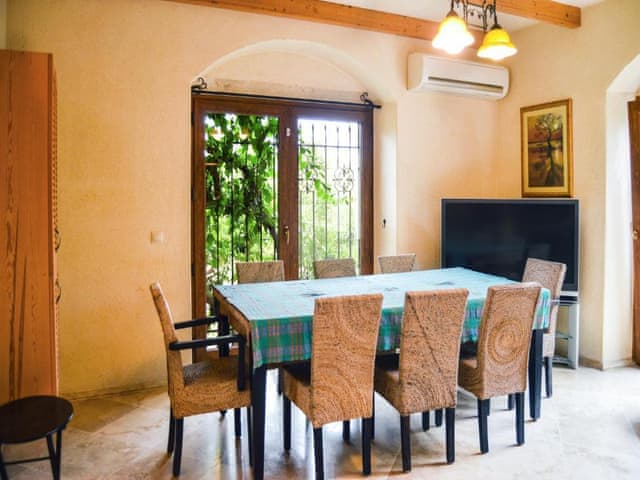 Havuzlu 5 yatak odalı Villa