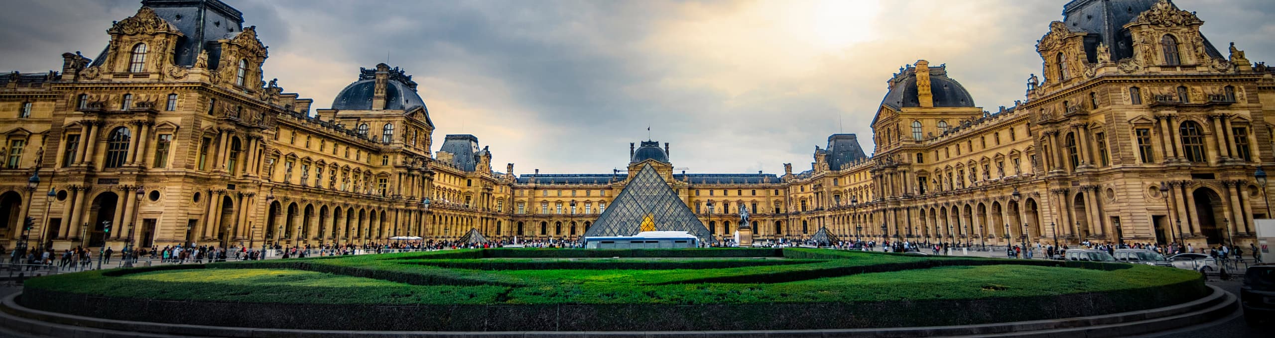 Paris Helal Özellikli Tatil