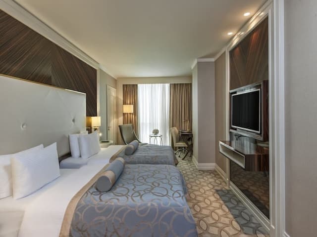 Premium Room with Queen Size Bed