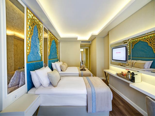 Superior Çift/İki Yataklı Oda (Balkonlu)