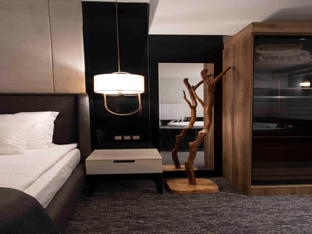 Luxury Suite with Fairplace and Jacuzzi