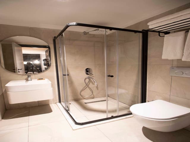 Luxury Suite with Fairplace and Jacuzzi