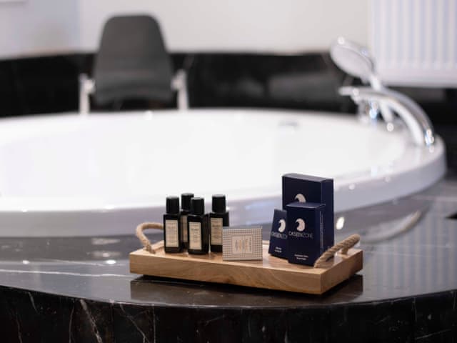 Luxury Suite with Fairplace and Jacuzzi