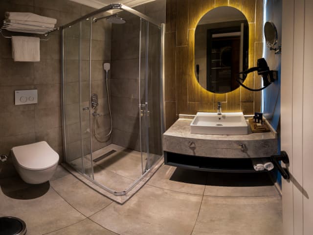 Delüks Üç Kişilik Oda