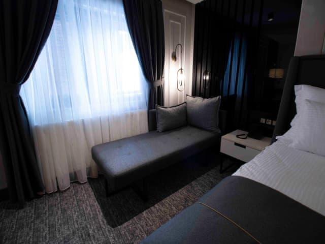 Luxury Suite with Fairplace and Jacuzzi