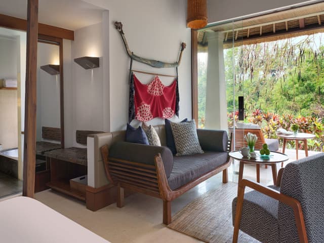 Heavenly Jacuzzi Villa Twin Bed