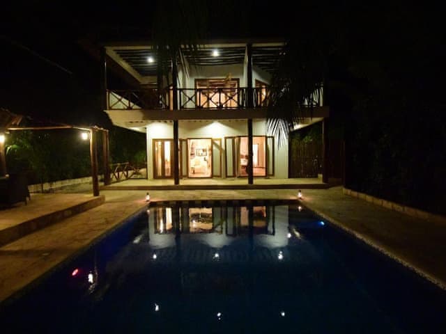 Havuzlu 5 yatak odalı Villa