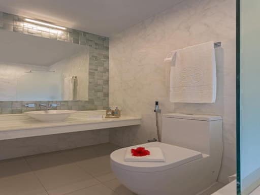 Superior Oda (Deniz manzaralı)