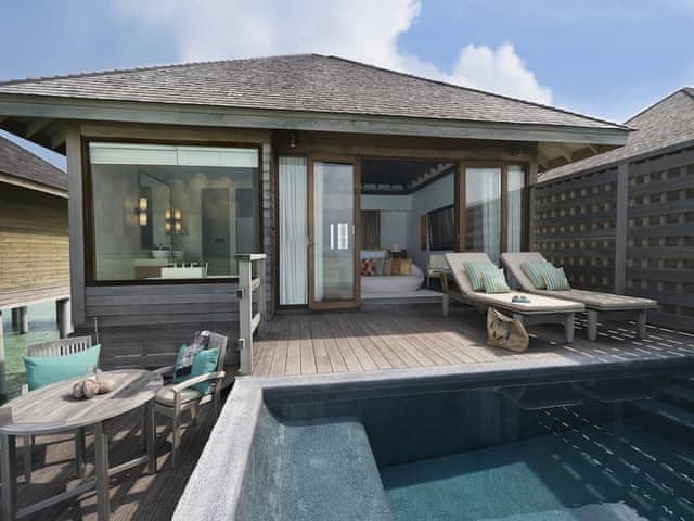 Deluxe Over Water Pool Villa