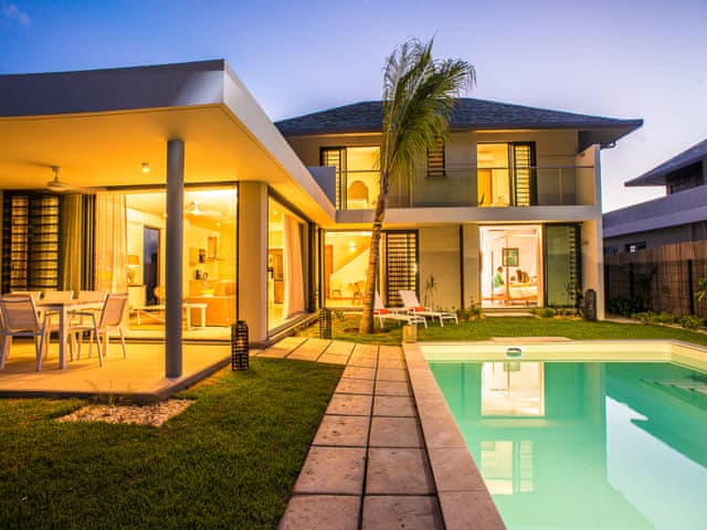 Deluxe Pool Villa (3-bedroom)