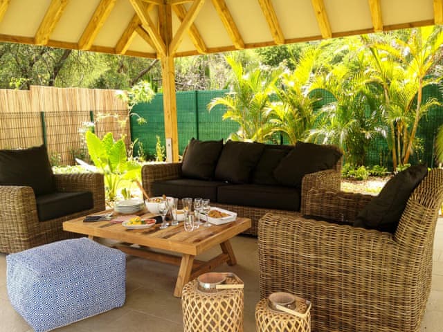 Deluxe Pool Villa (3-bedroom)