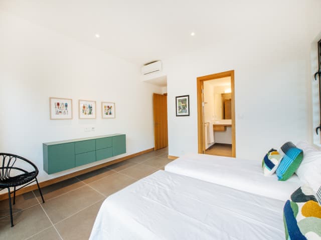 1-bedroom/2-bedroom/3-bedroom Grand Luxury Suite