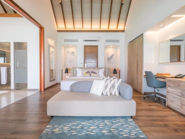 Havuzlu Su Üzeri Villa