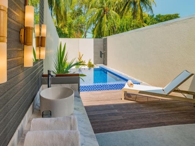 Havuzlu Plaj Villası