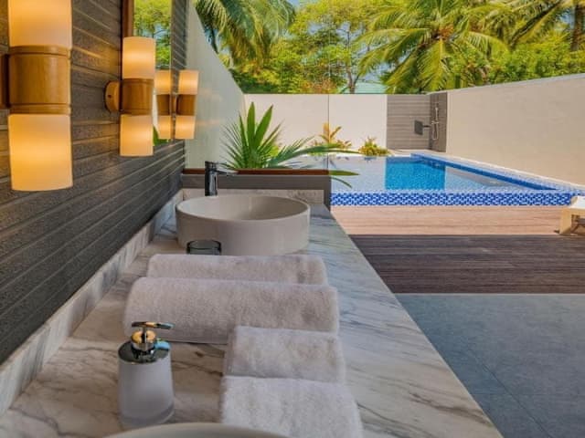 Havuzlu Plaj Villası