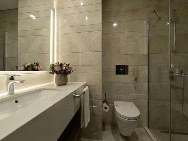 Standard Room, 1 Queen Bed, City View