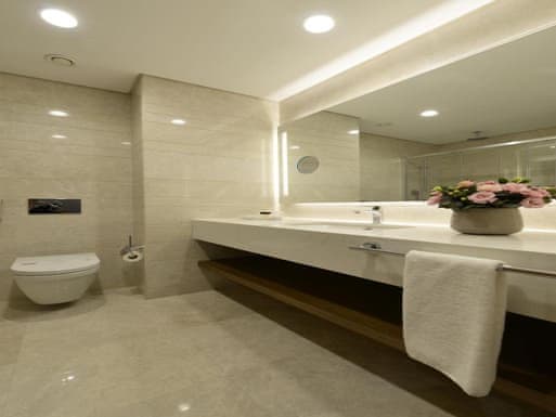 Standard Room, 1 Queen Bed, City View