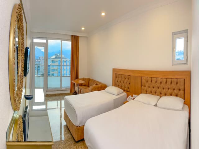 Standart Dört Kişilik Oda