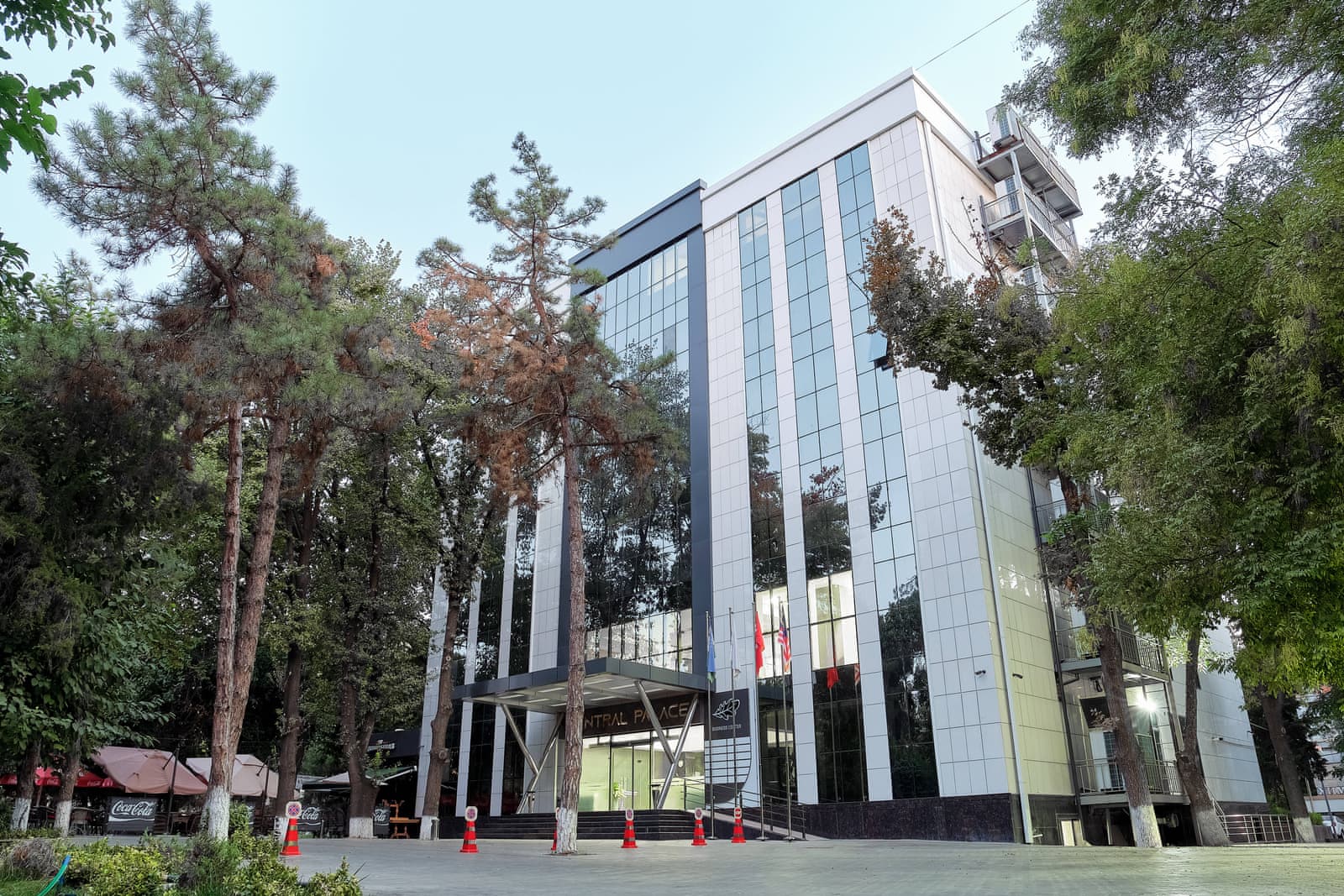 Central Palace Halal Hotel