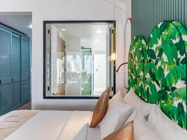 Havuzlu Plaj Villası