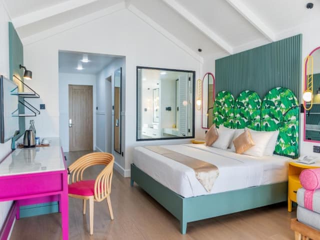 Havuzlu Plaj Villası