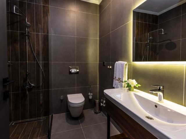 Deluxe Room Partial Sea