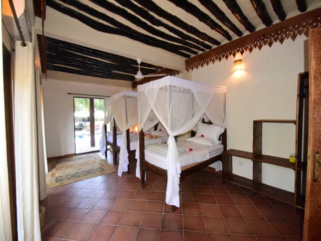 Havuzlu 5 yatak odalı Villa